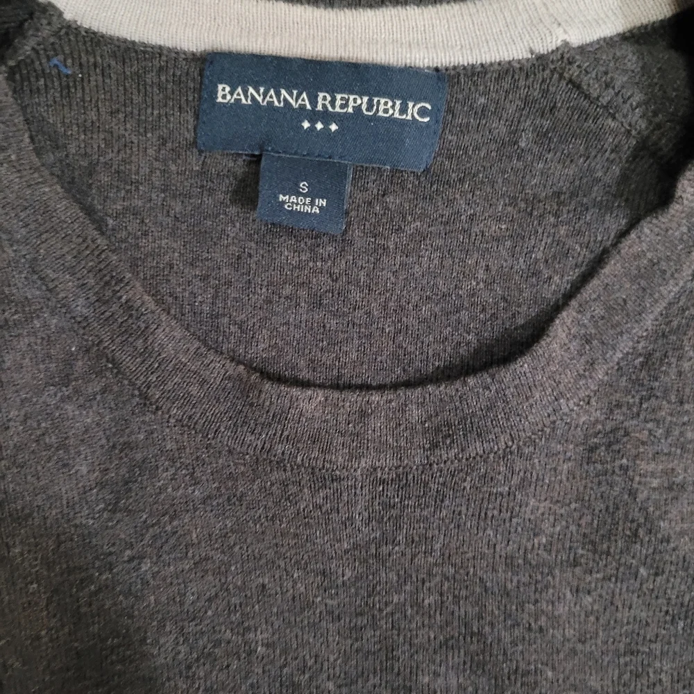 Banana Republic chocolate brown crew neck sweater